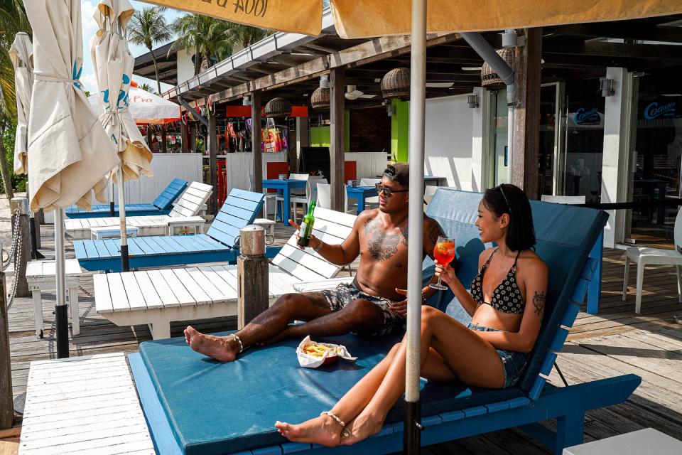 Barefoot Romance at Coastes Singapore