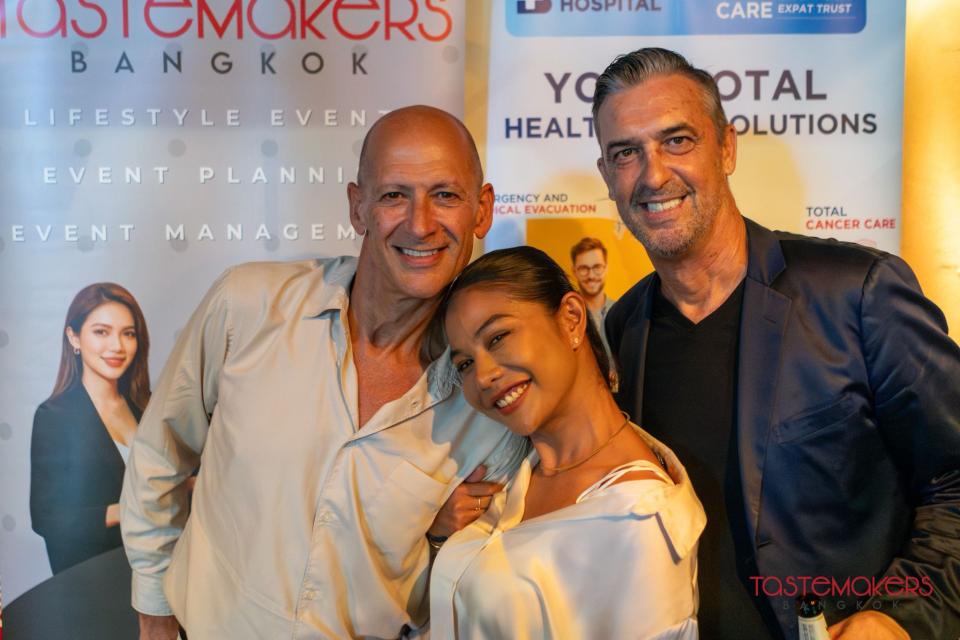 William Vaughan Saffron Asia Media Company (right) and John Gordon Expat Choice Asia (left)attending the recent Tastemakers Event at Oskars Bangkok
