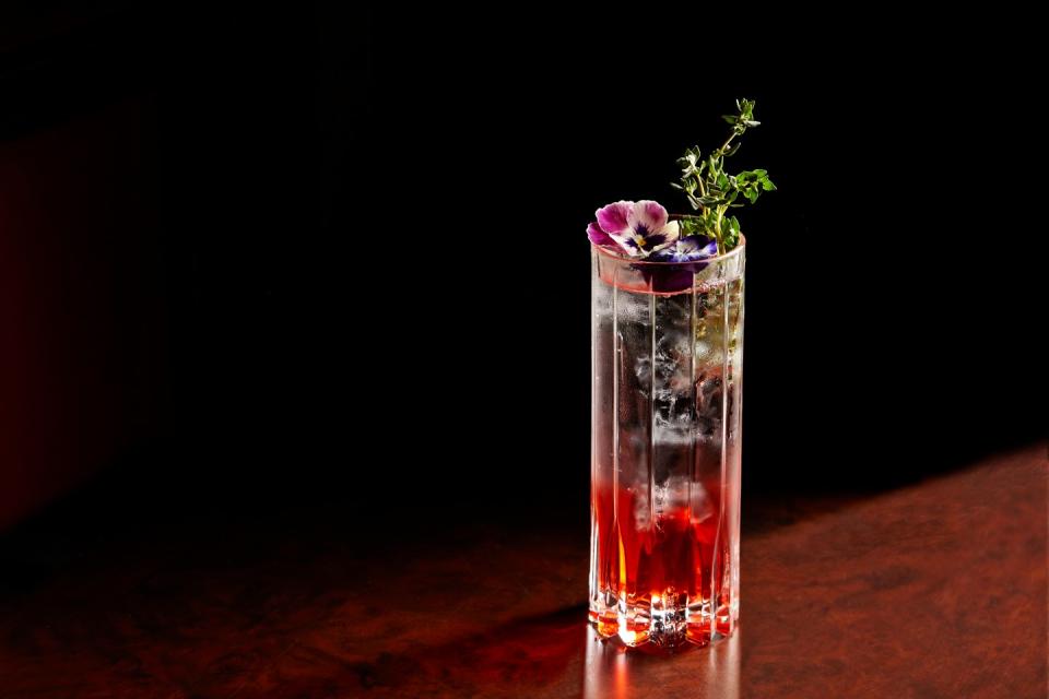 Vodka Strawberry Thyme Fizz