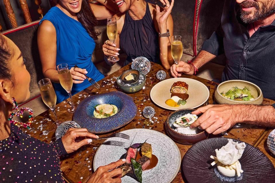 A Night of Opulence Above Singapore at CÉ LA VI Singapore