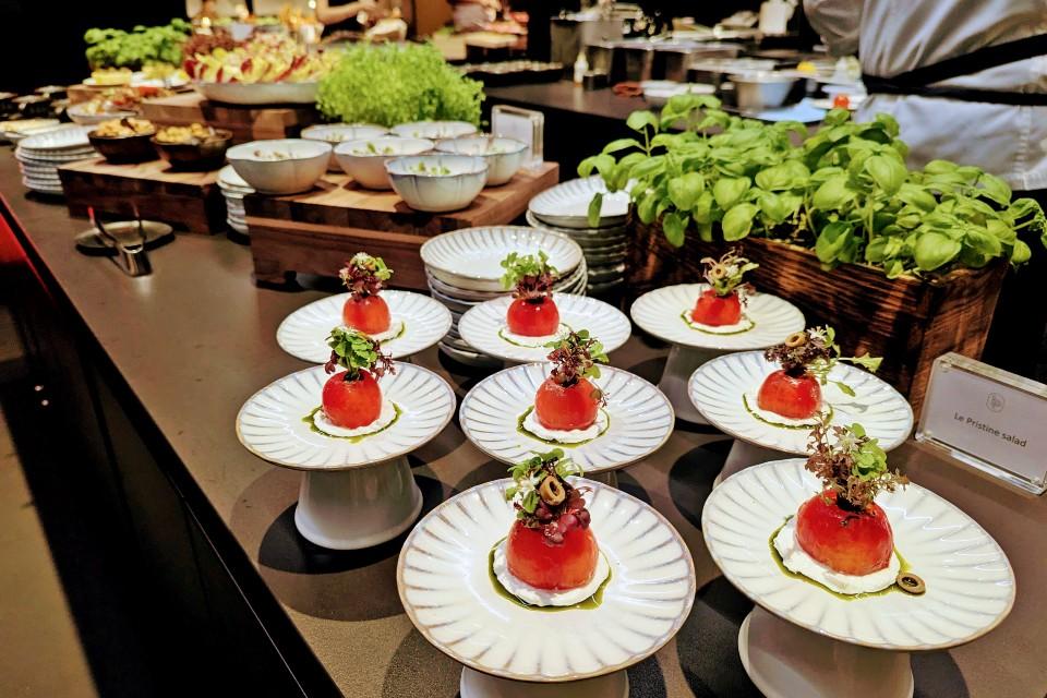 Expat Choice Reporter Harnoor Channi-Tiwary Indulges in the Artful Sunday Brunch at Le Pristine Grand Hyatt Singapore