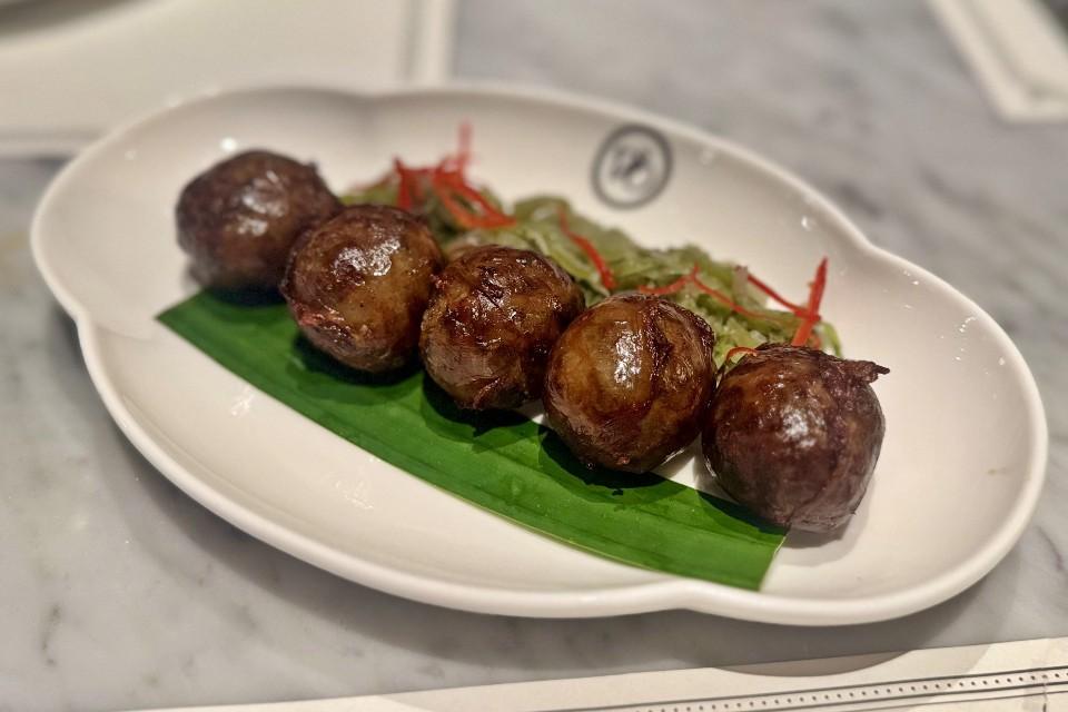 Expat Choice Reporter Rebecca Assice Explores Violet Oon Singapore Dempsey's Peranakan Excellence