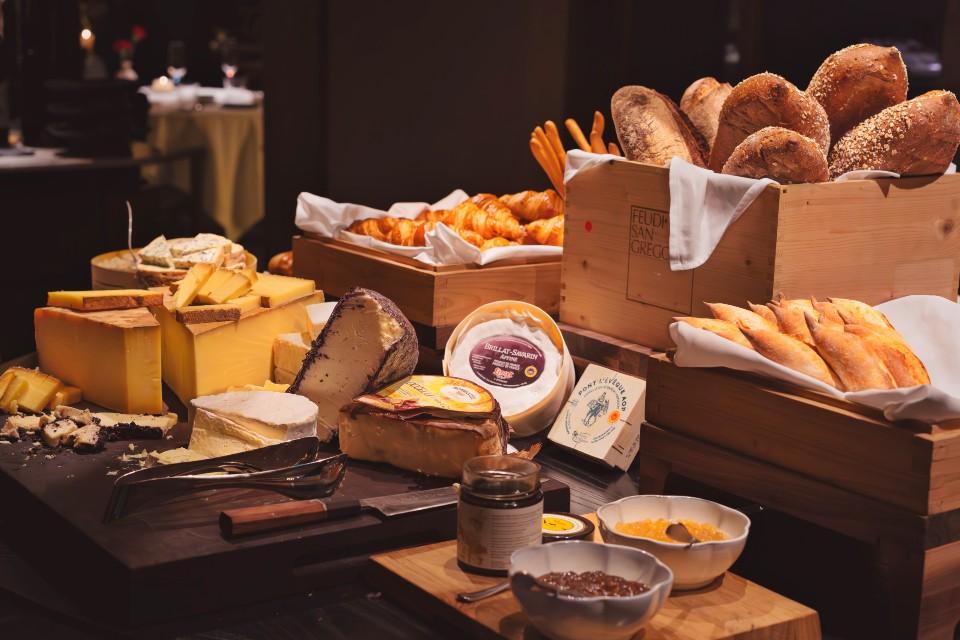 Expat Choice Reporter Harnoor Channi-Tiwary Indulges in the Artful Sunday Brunch at Le Pristine Grand Hyatt Singapore