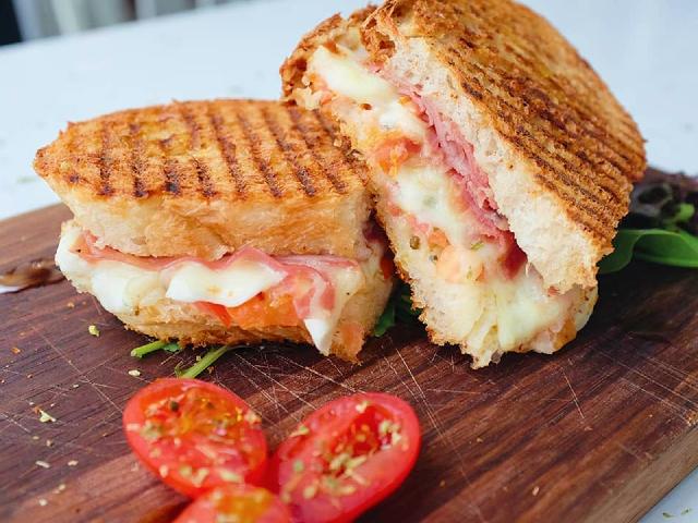 Al Forno Tapas & Wine Bar