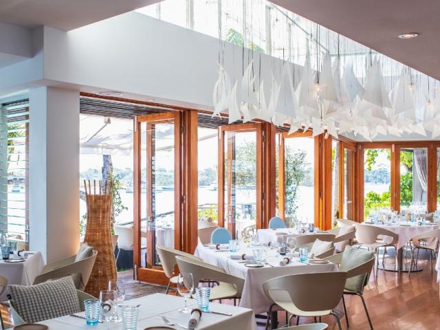 Rickys River Bar & Restaurant