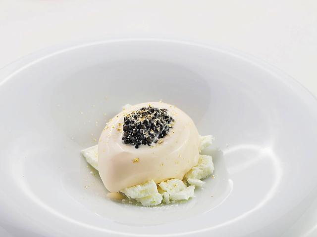 CaviarSakeLeesdessert