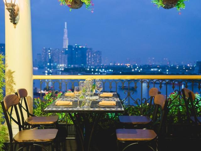 Breeze Sky Bar
