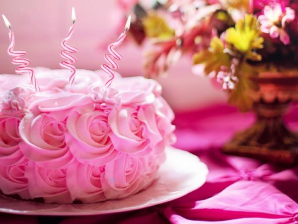 Whyzee Custom Made Cakes