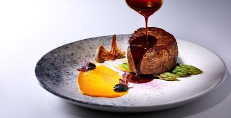 Golden Peony (Conrad Singapore)_Pan Seared Beef in Red Wine Sauce
