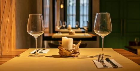 Feel The Buzz At The Best Restaurants and Bars At Amoy Street