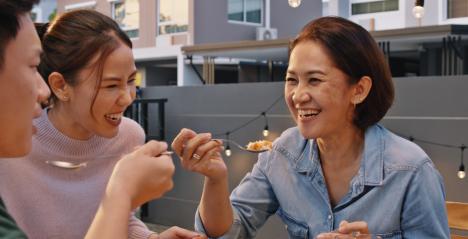 Mother’s Day Barbeque Brunch and Batik-painting With Vibe Singapore