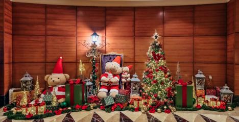 Celebrate the Magic of Christmas at The Fullerton Hotels Singapore