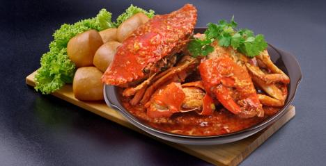 Deep Fried Bun with Chilli Crab