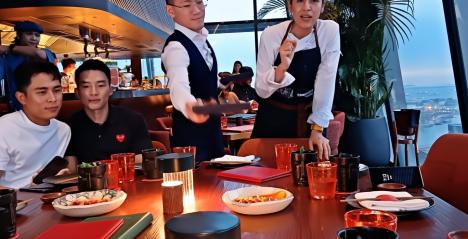 Expat Choice Reporter Tania dines at SUSHISAMBA Singapore