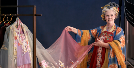 Empress Joanne in Hanfu style with luscious fabrics