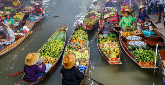 Damnoen Damnoen Saduak floating in Ratchaburi