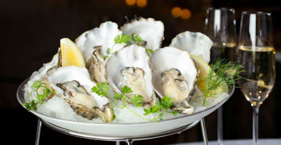 Mo Bar Oysters