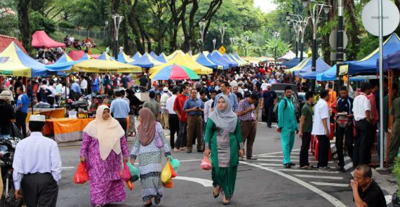 Friday markets near the mosque